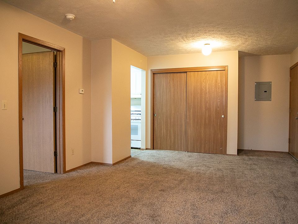 1st image of 7110-7122 Jones Cir #7122-3