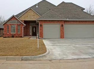925 Covington Ln, Midwest City, OK 73130