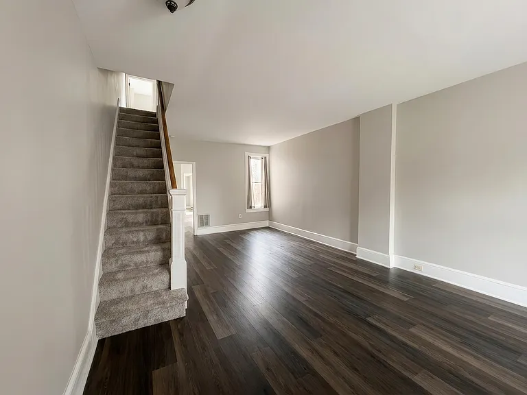334 Oak St — Photo 2