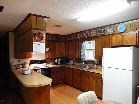 2nd image of 212 Bradford Dr