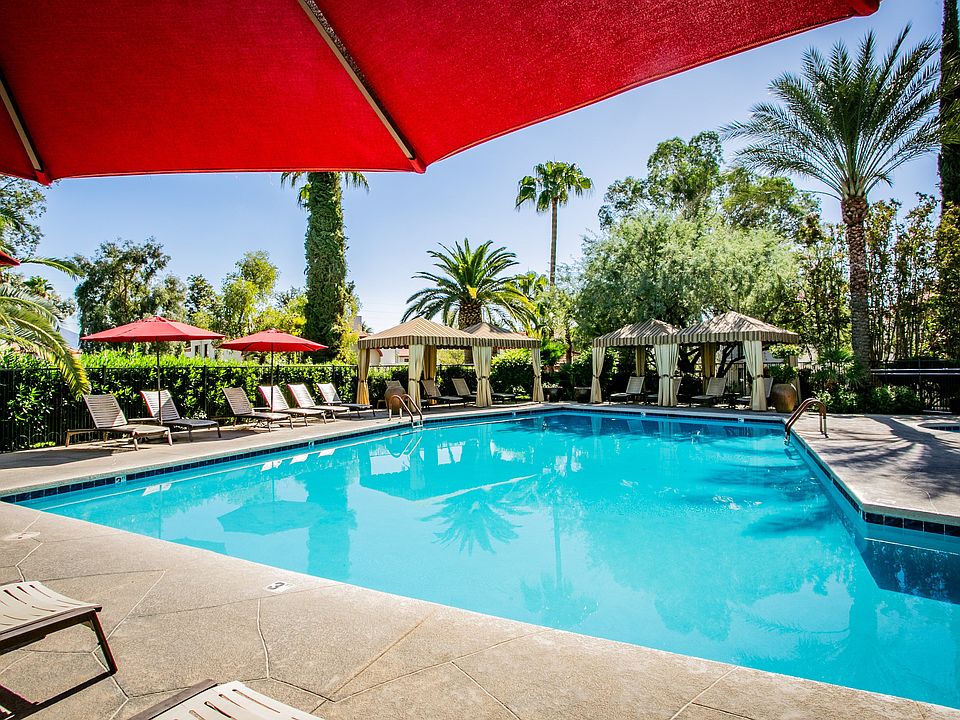 Resort-Style Swimming Pool