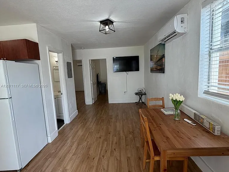 127 NW 47th Ter #4 — Photo 5