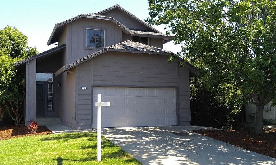 1st image of 379 Zachary Dr