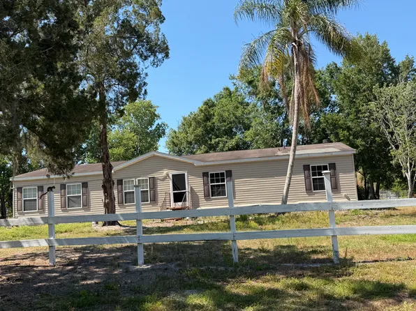 26421 Glenwood Dr, Zephyrhills, FL 33544