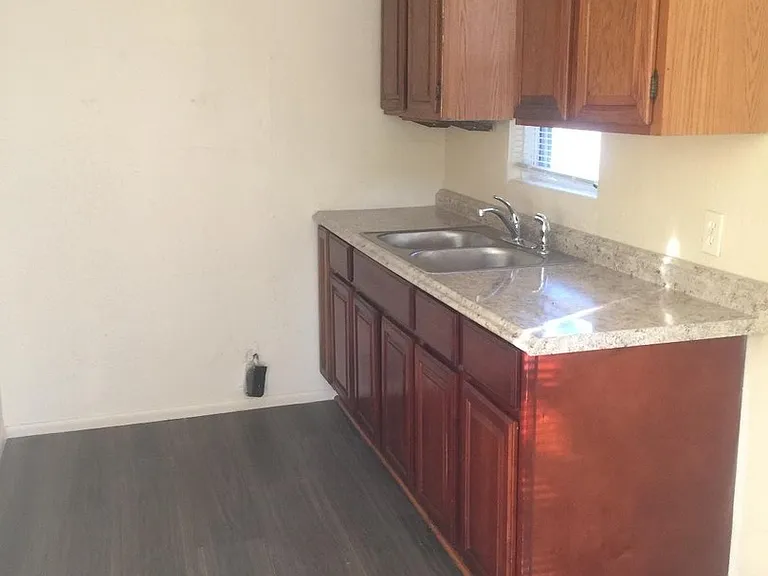 207 N Lakewood Dr — Photo 6