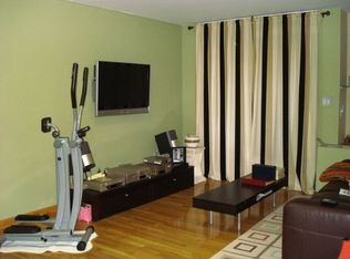 7124 164th St, Fresh Meadows, NY 11365