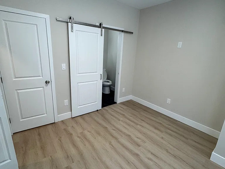 1229 W Seltzer St #2 — Photo 7