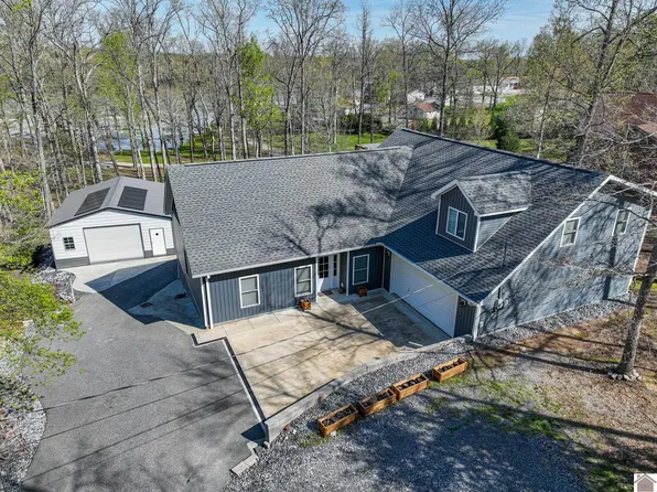 124 Hickory Hill Ln, Benton, KY 42025