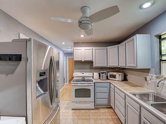 5th image of 104 Coley St