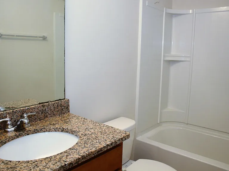 421 Chanson Dr — Photo 9