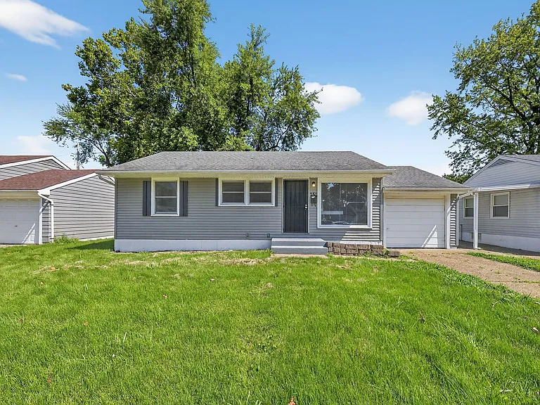 251 Midlothian Rd — Photo 1
