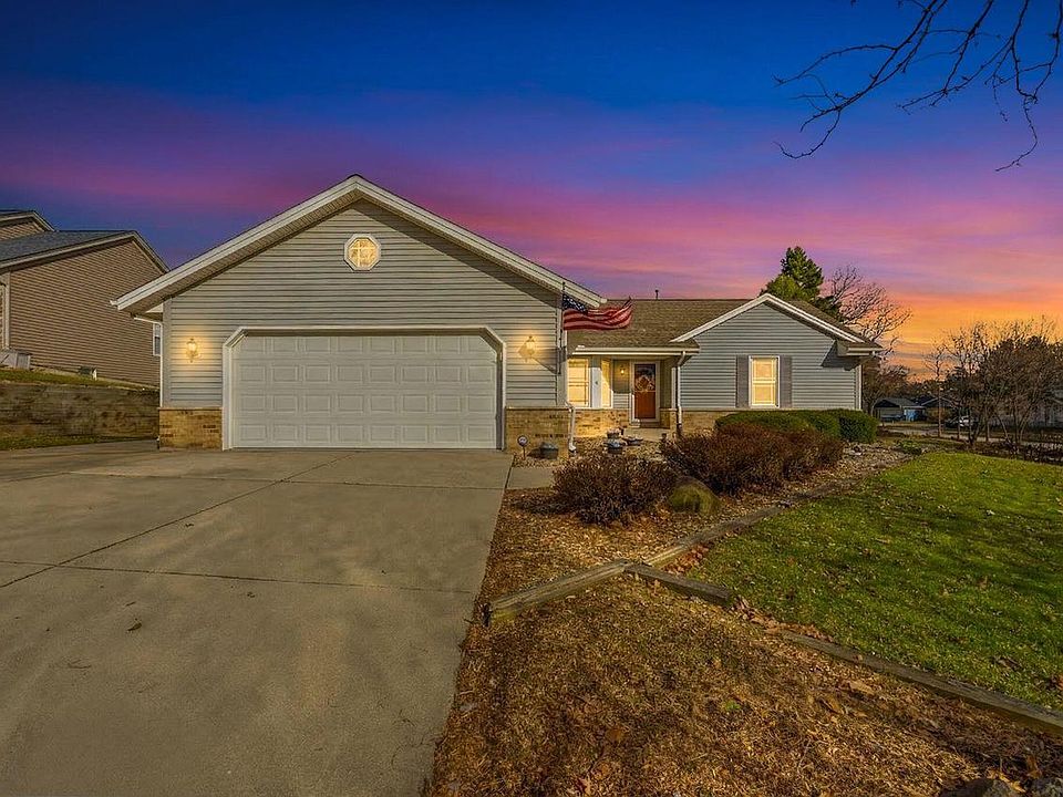 1st image of 1907 Fieldcrest LANE