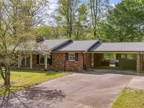 500 Brookwood Acres Dr, North Wilkesboro, NC 28659