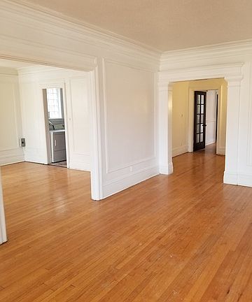 3rd image of 7116 S Coles Ave APT 2