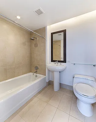 Rented by Isen & Company : Real Estate Advisors | media 24