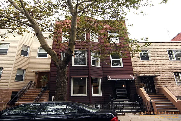 Rented by aptsandlofts.com | media 80