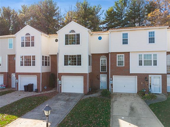 2nd image of 64 Fairway Dr