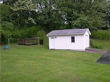 3rd image of 24 Dunn Ave