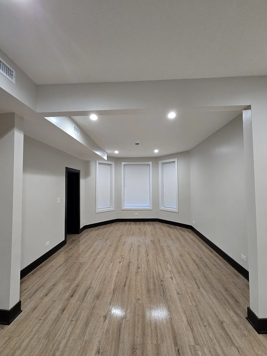 Building Photo - 3820 W Huron St #2