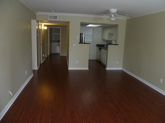 2nd image of 12079 Alta Carmel Ct Unit 19