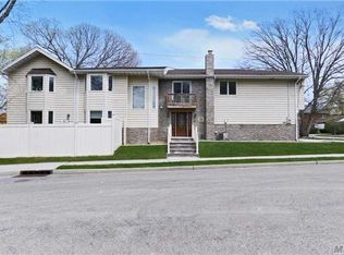 132 Lord Ave, Lawrence, NY 11559