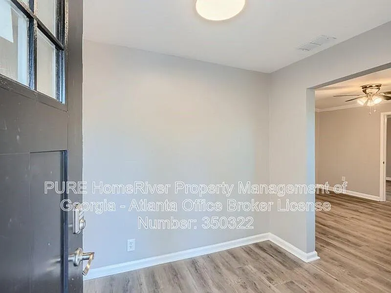 2 bed, 1.0 bath, 1073 sqft, $1,700 — Photo 2