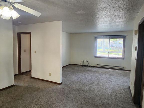 3rd image of 907 Pine St