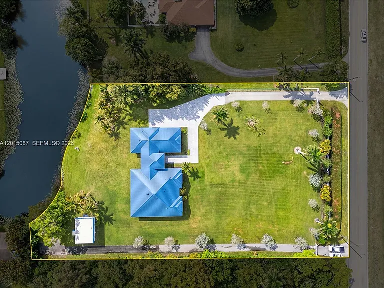 2400 SW 112th Ave — Photo 9