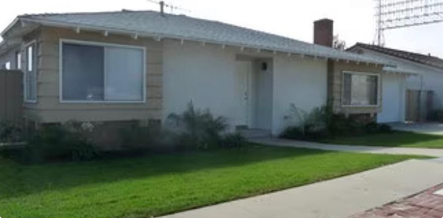 1st image of 3918 W 177th St