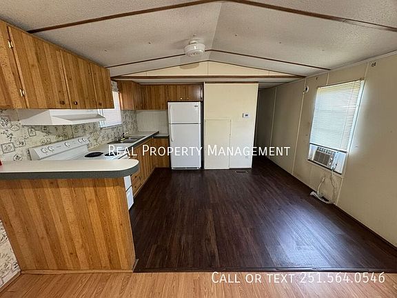 3rd image of 3101 Western Hills Dr W