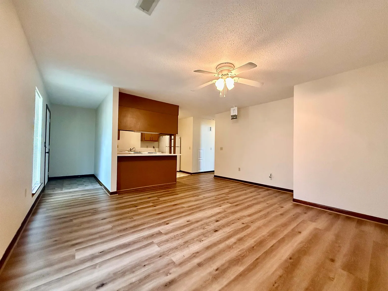 2 bed, $1,100 — Photo 2