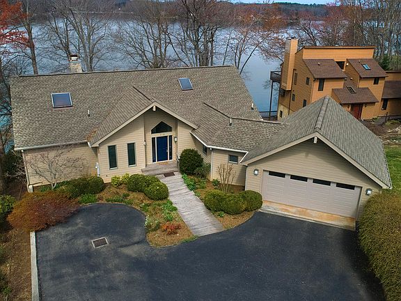 2nd image of 115 Clearcreek Ct