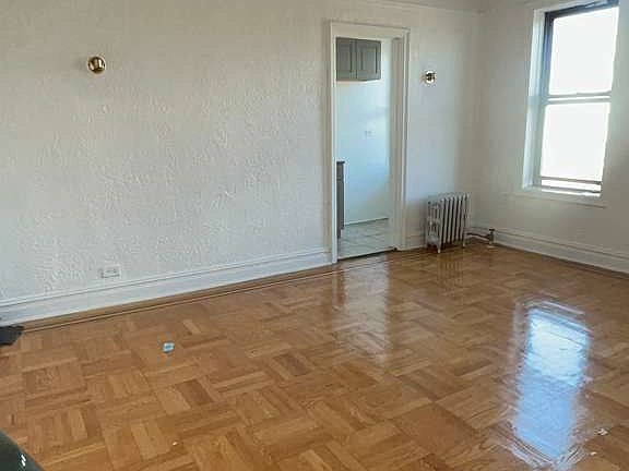 3rd image of 2072 Morris Ave #A1