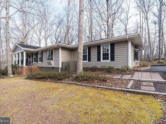 Front yard garden retreats & walkways