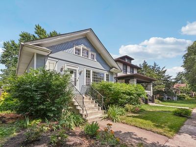 826 N Lombard Ave, Oak Park, IL, 60302