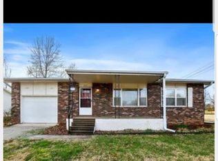 1909 Debra Dr, West Plains, MO 65775