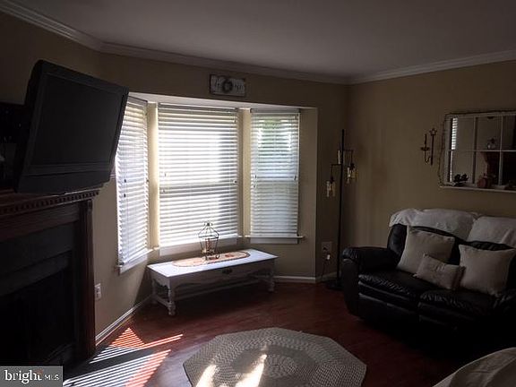 3rd image of 14 Falmouth Ct
