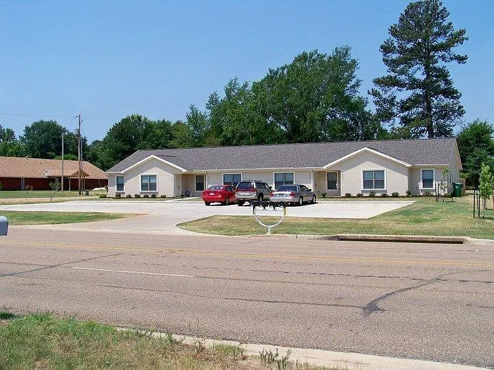 2520 Leopard Dr — Photo 1