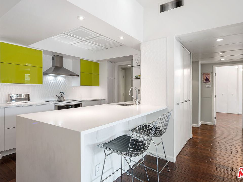 1st image of 7135 Hollywood Blvd APT 208