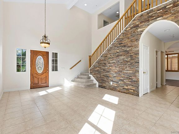3rd image of 3133 Amberwood Ln