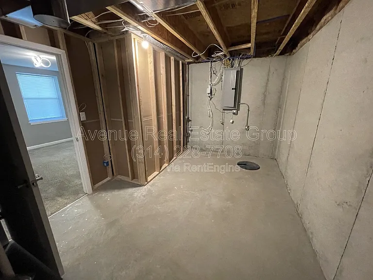 5533 Emerald Place Dr — Photo 36