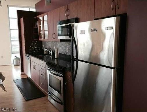 3rd image of 221 Market St Unit 551