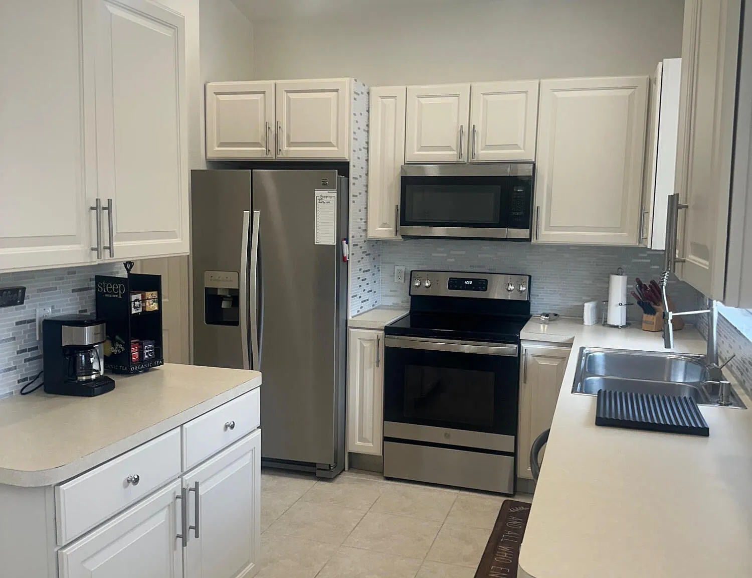 3 bed, 2.5 bath, 1866 sqft, $2,500 — Photo 3