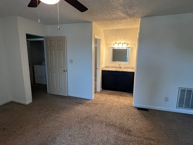 2119 Silverbrook Dr — Photo 15