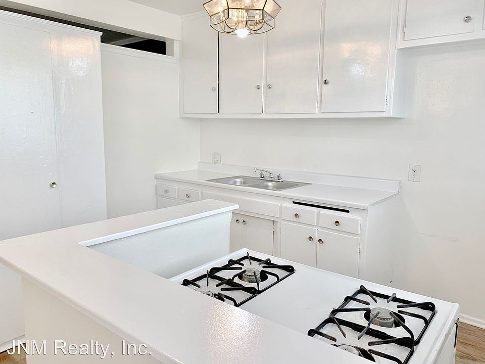 1st image of 6019 Cahuenga Blvd APT 3