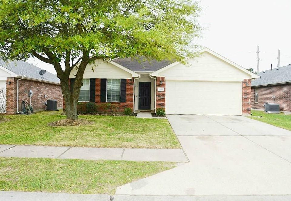 1st image of 10011 NW Park Place Dr