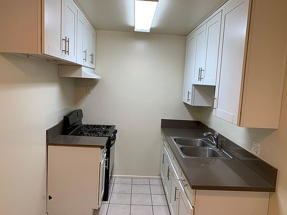 2nd image of 812 S Glendale Ave #16