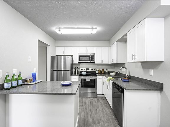 3rd image of 11981 SW Center St #106