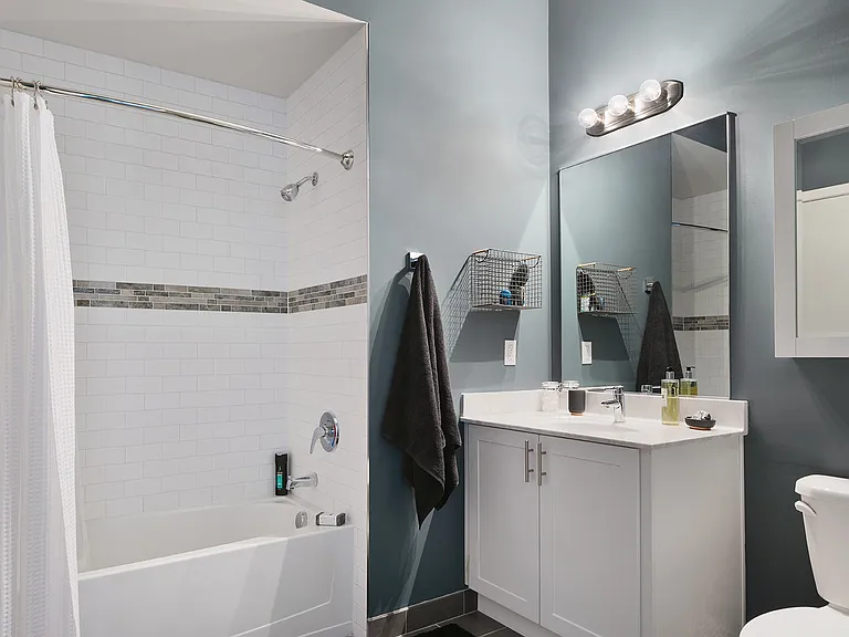 7 University Place Blvd #410 — Photo 9