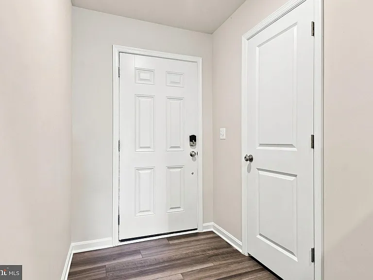 417 Seeback Dr — Photo 8